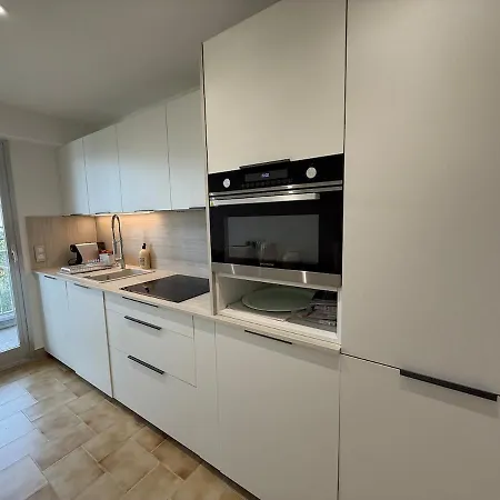 Spacious 2-bedroom Sea View With Parking In Palm Cannes